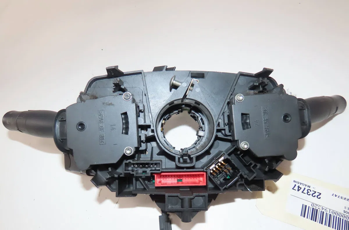 Bloc commodos Renault MEGANE II Break (KM0-1_) 1.5 dci (km16, km1e) (2005-2008) occasion