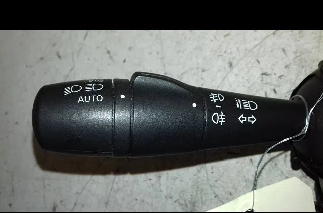 Bloc commodos Renault TWINGO III (BCM_, BCA_) 0.9 tce 90 (2014) 5 portes occasion