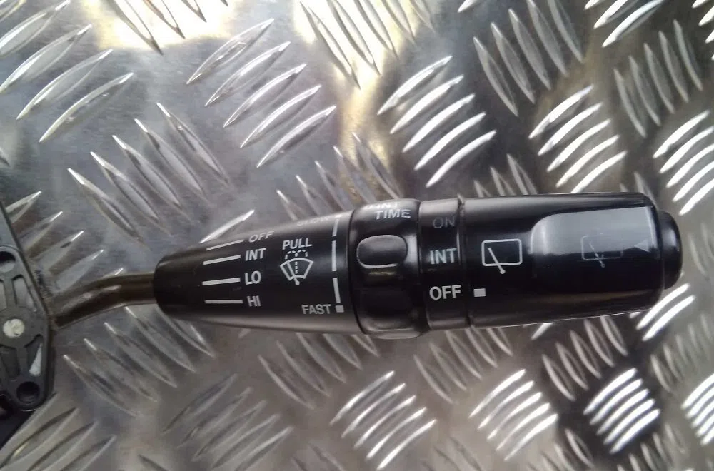 Bloc commodos SUZUKI BALENO 1998 occasion
