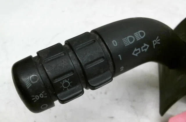 Bloc commodos Volkswagen FOX 3-5 portes (5Z1, 5Z3, 5Z4) 1.4 (2005-2009) occasion