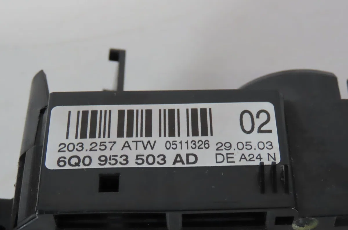 Bloc commodos Volkswagen POLO (9N_, 9A_) 1.2 12v (2001-2007) 5 portes occasion