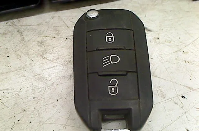 Bloc compteur  bsi Peugeot 208 I (CA_, CC_) 1.5 bluehdi 100 (2018) occasion
