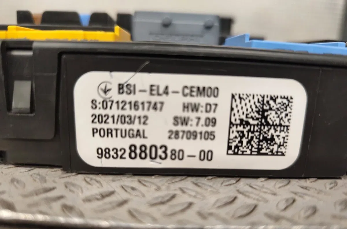 Bloc compteur  bsi Peugeot 208 II (UB_, UP_, UW_, UJ_) 1.2 puretech 100 (2019) 5 portes occasion