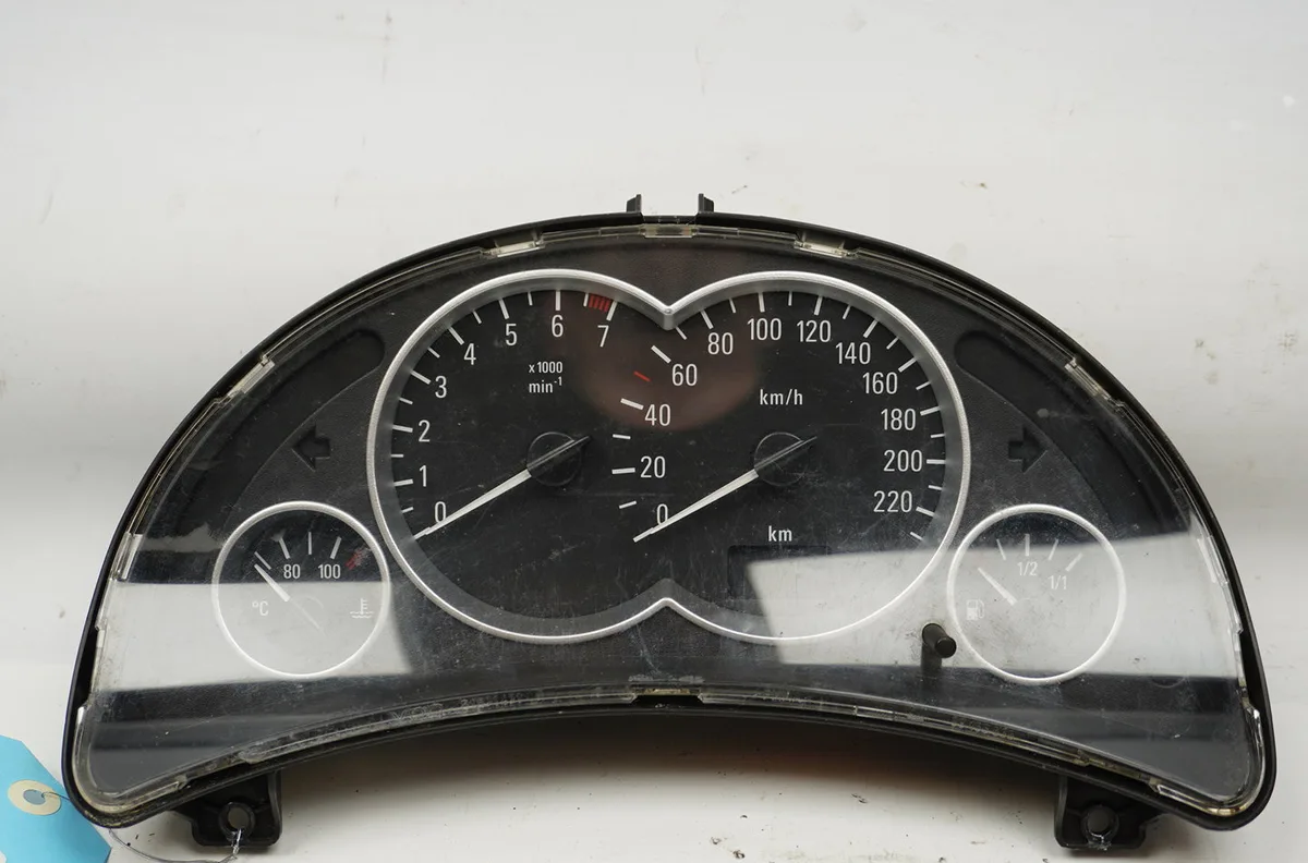 Bloc compteurs Opel TIGRA TwinTop (X04) 1.8 (r97) (2004-2010) occasion
