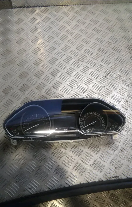 Bloc compteurs Peugeot 208 I (CA_, CC_) 1.6 hdi - bluehdi 75 (2013) 5 portes occasion