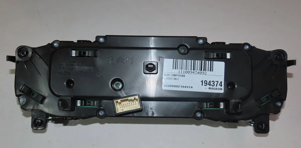 Bloc compteurs Peugeot 208 II (UB_, UP_, UW_, UJ_) 1.2 puretech 75 (2019) occasion