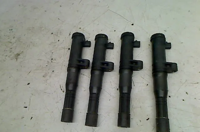 Bobine allumage Renault MEGANE I Coupé (DA0-1_) 1.6 16v (da0b, da04, da11) (1999-2003) 2 portes occasion