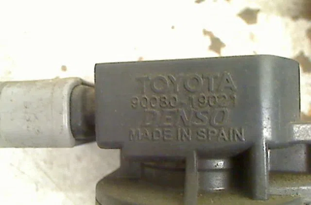 Bobine allumage Toyota YARIS (_P9_) 1.3 vvt-i (scp90_) (2005-2010) occasion