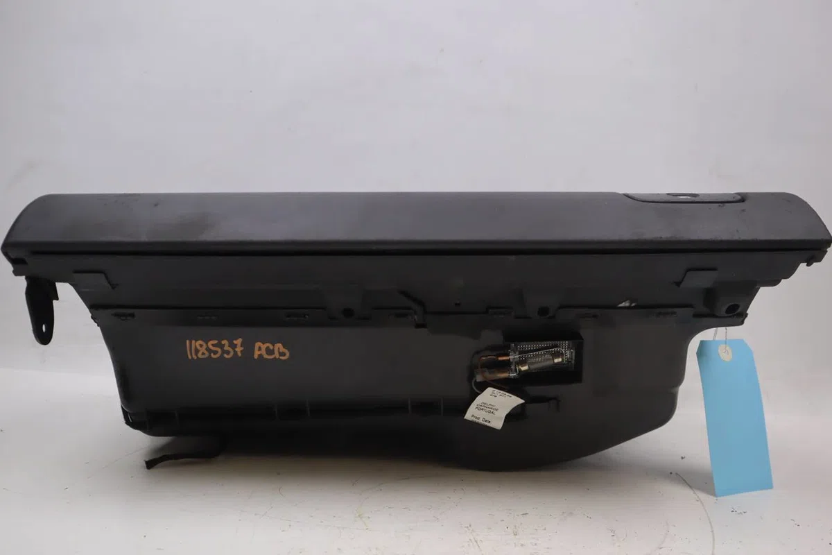 Boite à gants Audi A3 (8L1) 1.9 tdi (1996-2001) occasion