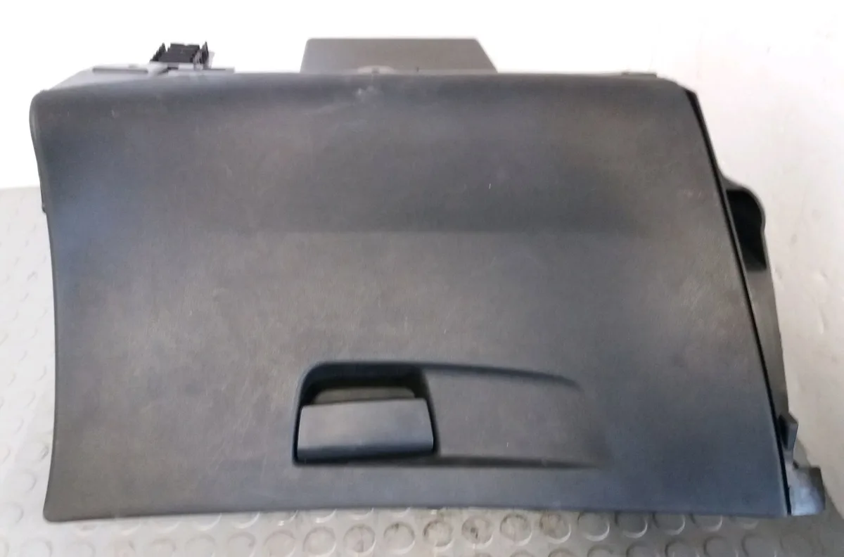 Boite à gants Citroen C4 GRAND PICASSO II (DA_, DE_) 1.6 thp 165 (2014) occasion