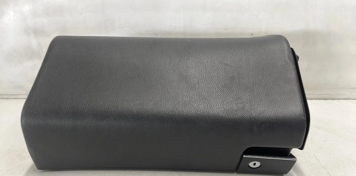 Boite à gants MERCEDES CLASSE C 203 PHASE 2 occasion