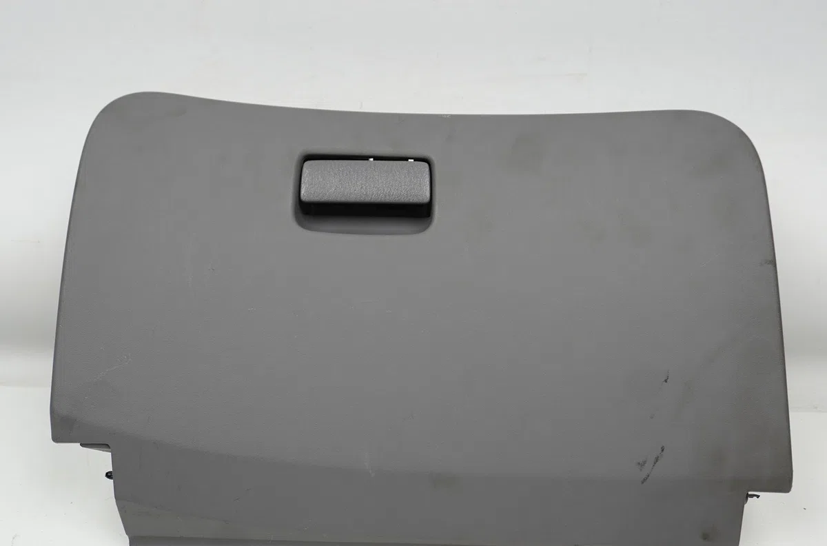 Boite à gants Nissan ALMERA II Hatchback (N16) 1.8 (2000-2002) occasion