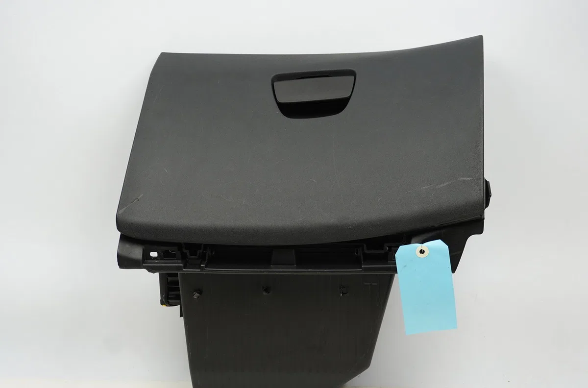 Boite à gants Peugeot 2008 I (CU_) 1.2 puretech 82 (2018-2019) occasion