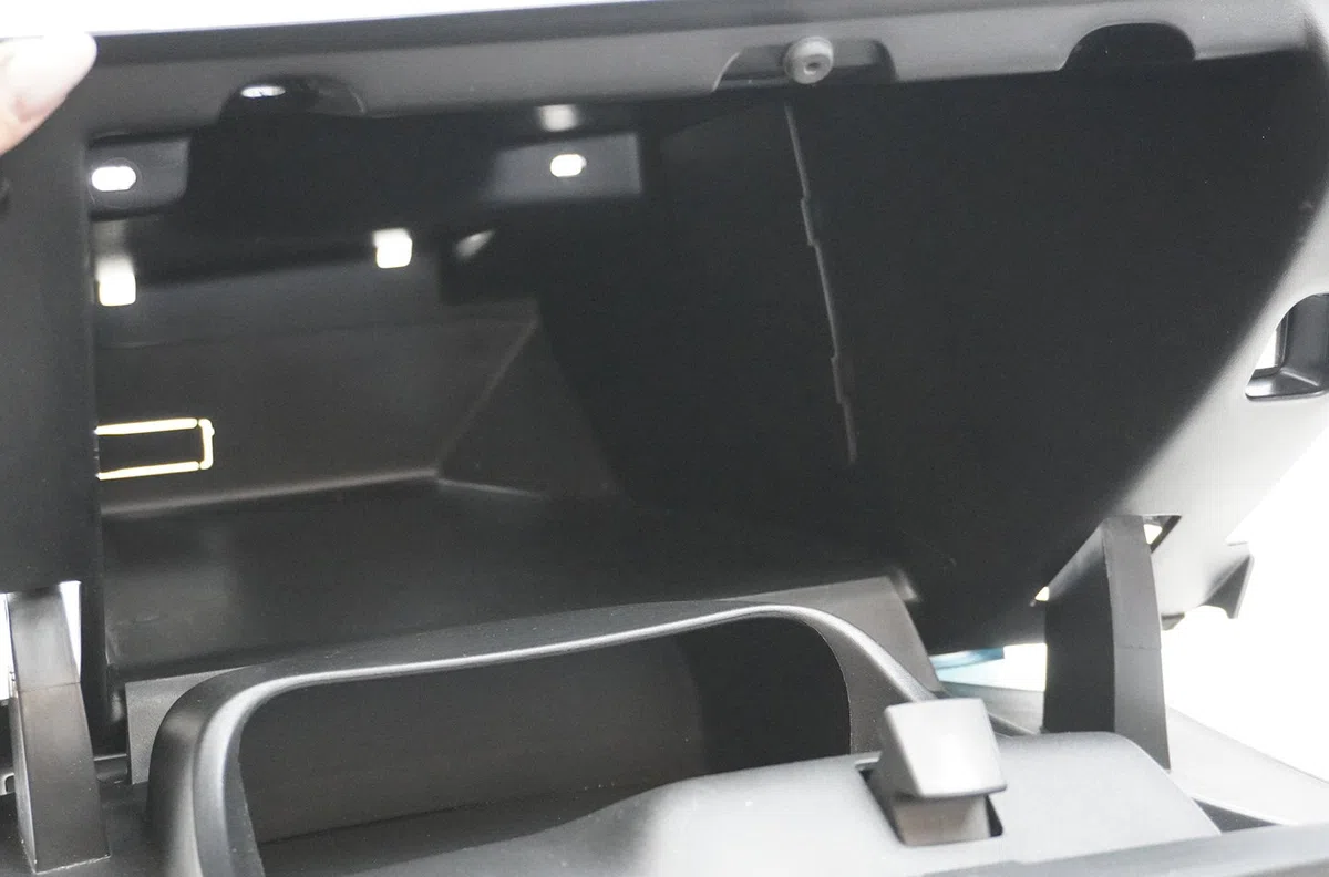 Boite à gants Peugeot 2008 I (CU_) 1.2 puretech 82 (2018-2019) occasion