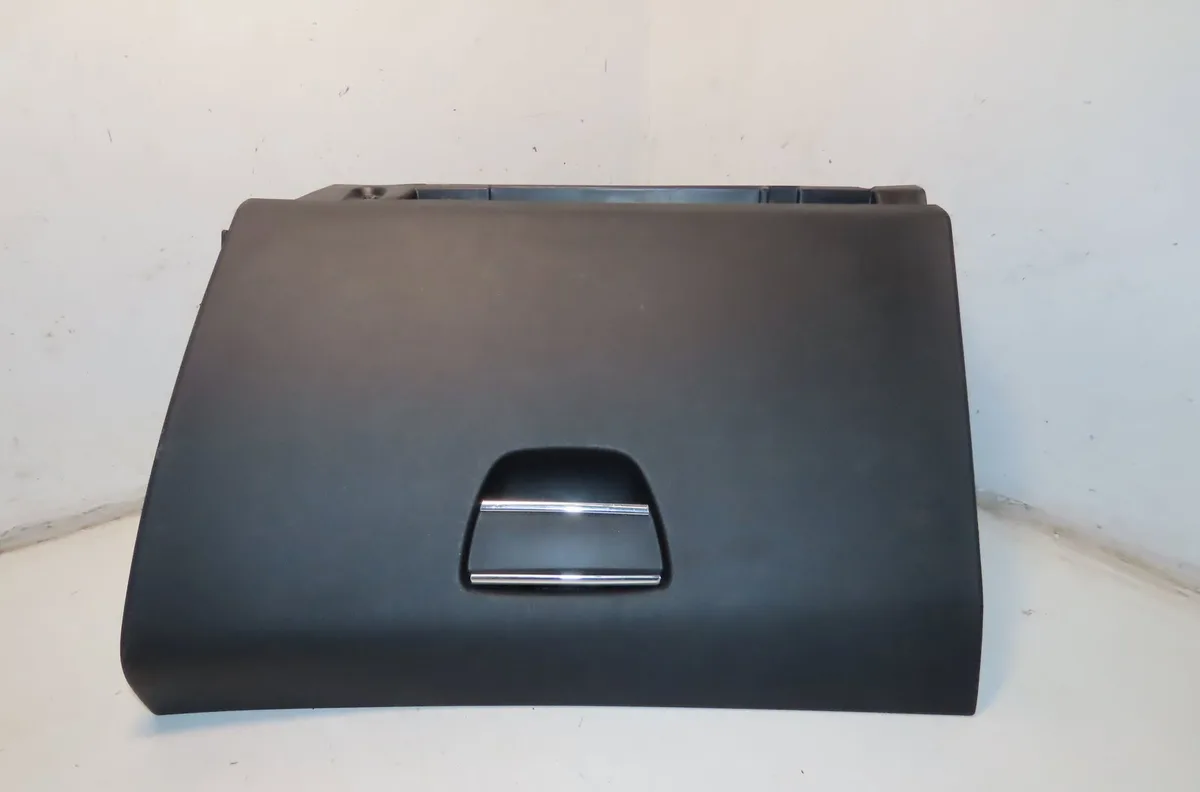 Boite à gants Peugeot 2008 I (CU_) 1.2 thp 110 - puretech 110 (2015) 5 portes occasion