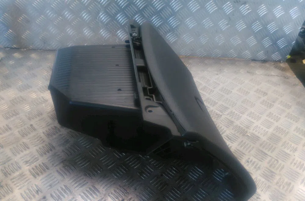 Boite à gants Peugeot 208 I (CA_, CC_) 1.4 hdi (2012) 3 portes occasion