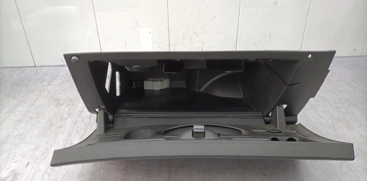 Boite à gants PEUGEOT 308 1 SW PHASE 1 BREAK occasion