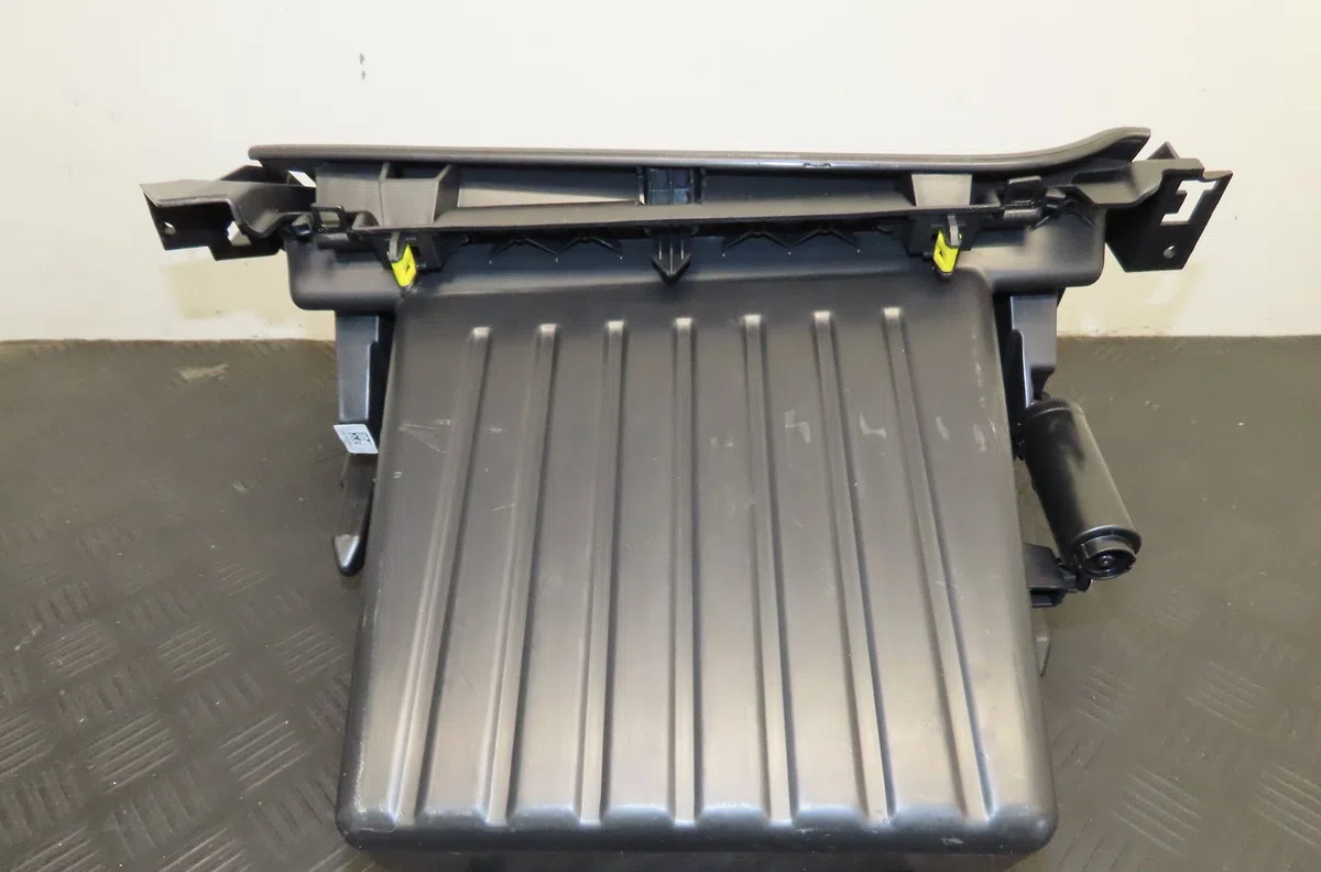 Boite à gants Renault CAPTUR II (HF_) Tce 160 (hfn1) (2020) occasion
