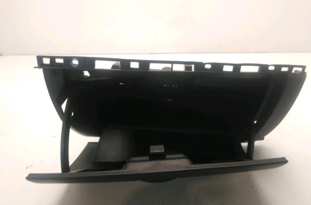 Boite à gants Renault CLIO III (BR0-1, CR0-1) 1.2 16v (2010-2014) occasion