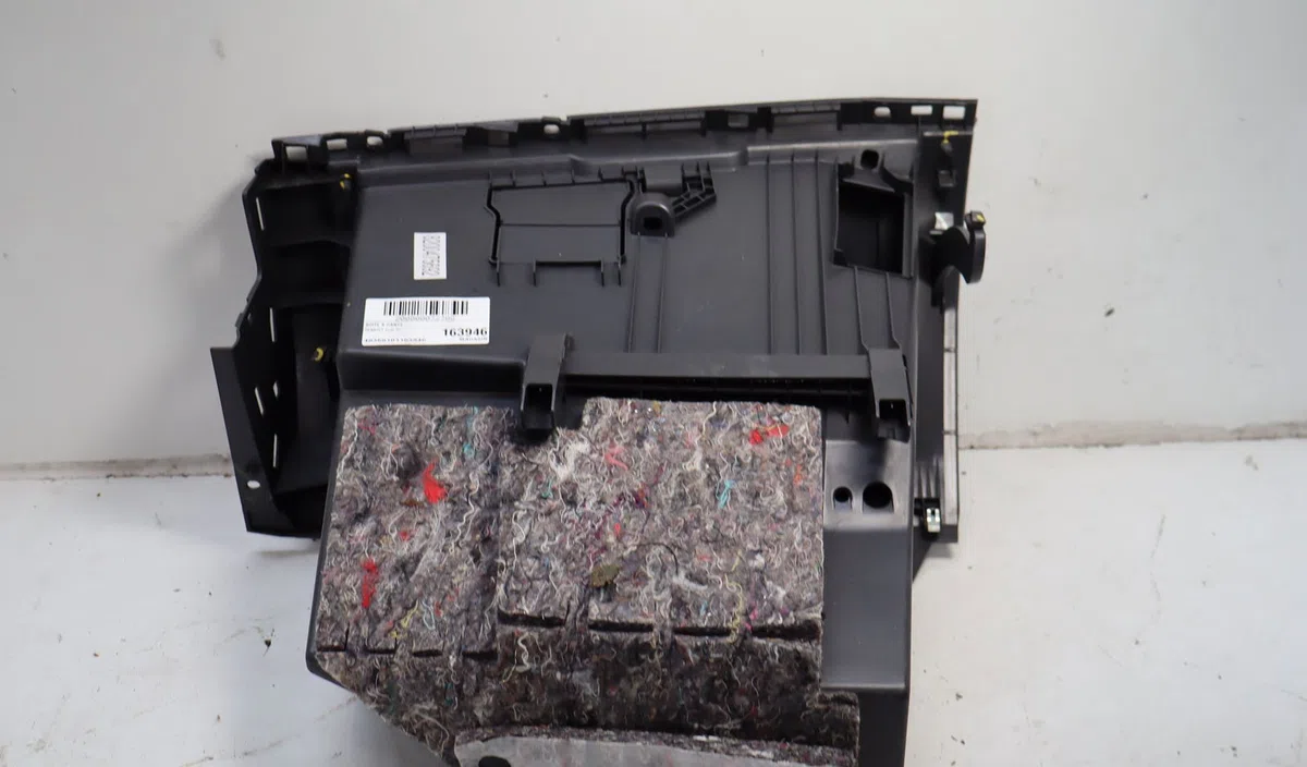 Boite à gants Renault CLIO III (BR0-1, CR0-1) 1.2 16v (br0p, cr0p) (2007-2014) occasion