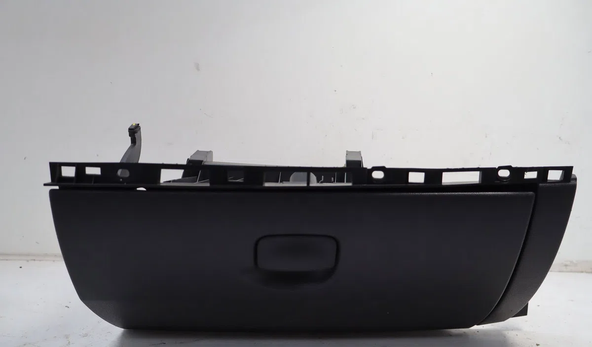 Boite à gants Renault CLIO III (BR0-1, CR0-1) 1.2 16v (br0p, cr0p) (2007-2014) occasion