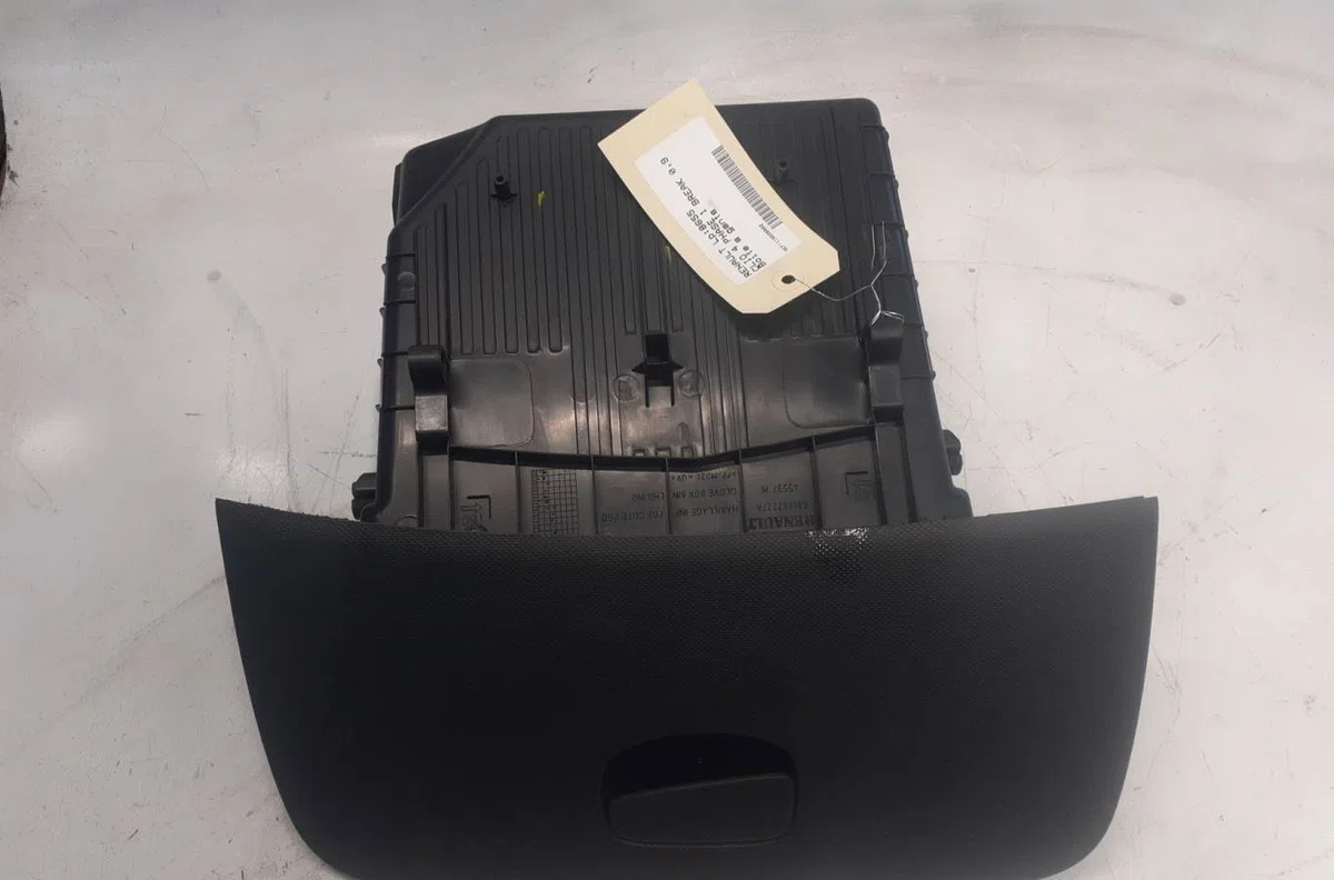 Boite à gants Renault CLIO IV Grandtour (KH_) 0.9 tce 90 (2013) occasion
