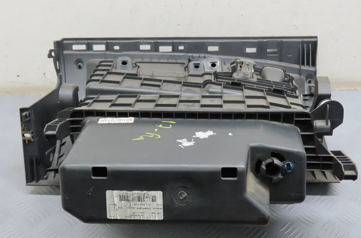 Boite à gants Renault FLUENCE (L3_) 1.5 dci (l30a) (2010) occasion