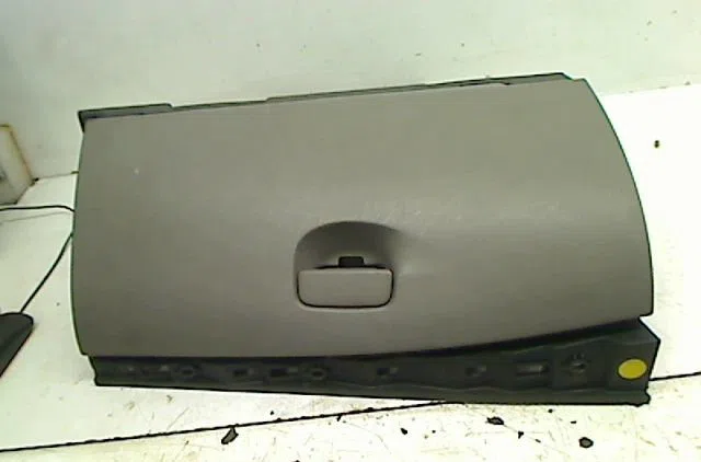 Boite à gants Renault MEGANE III 3-5 portes (BZ0-1_, B3_) 1.5 dci (2009) occasion