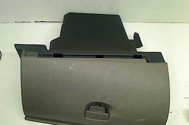 Boite à gants Renault MEGANE III 3-5 portes (BZ0-1_, B3_) 1.5 dci (bz0c) (2008-2015) 5 portes occasion