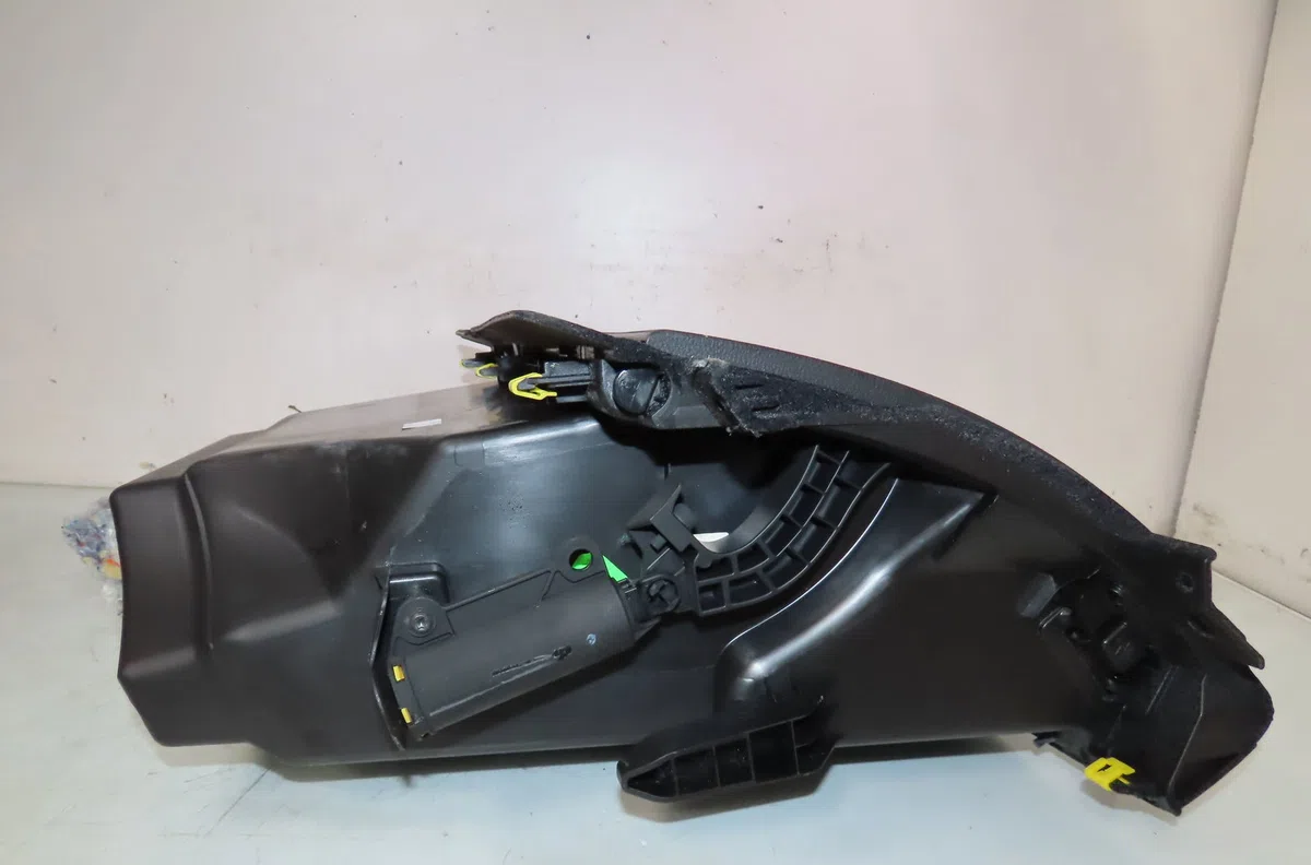 Boite à gants Renault MEGANE IV 3-5 portes (B9A-M-N_) 1.5 dci 110 (b9a3) (2015) occasion