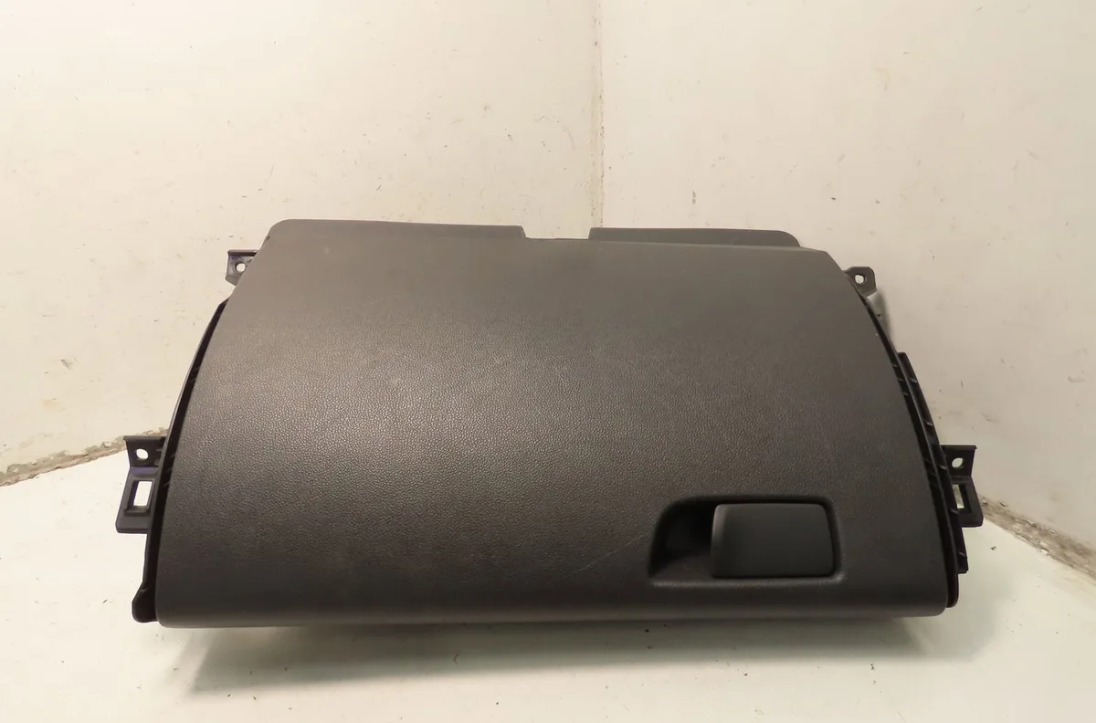 Boite à gants Renault MEGANE IV Estate (K9A-M-N_) 1.5 dci 110 (2016) occasion