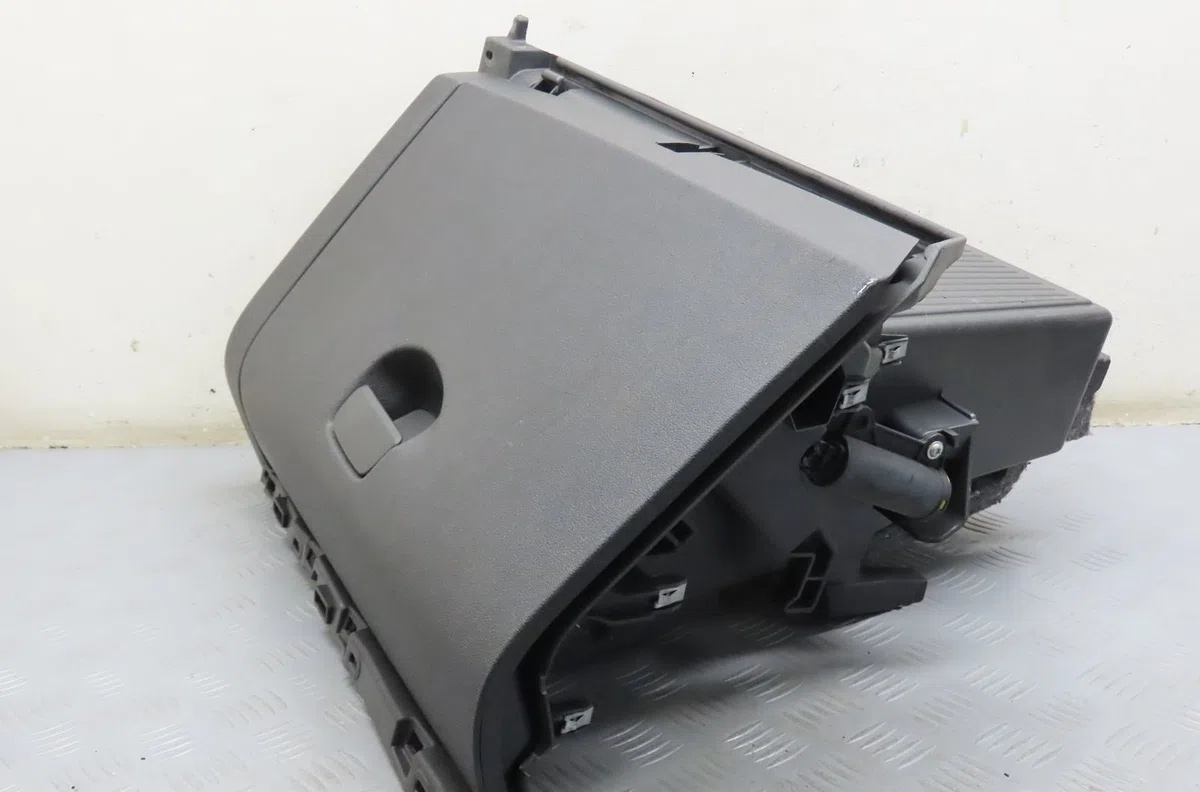 Boite à gants Renault SCÉNIC III (JZ0-1_) 1.5 dci (jz02, jz0r) (2010) occasion