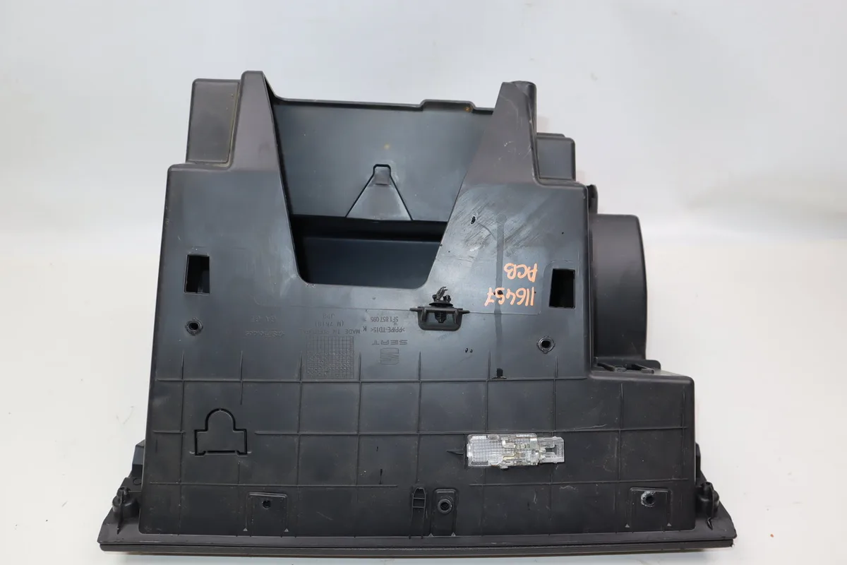 Boite à gants Seat LEON (5F1) 2.0 tdi (2012-2020) 5 portes occasion