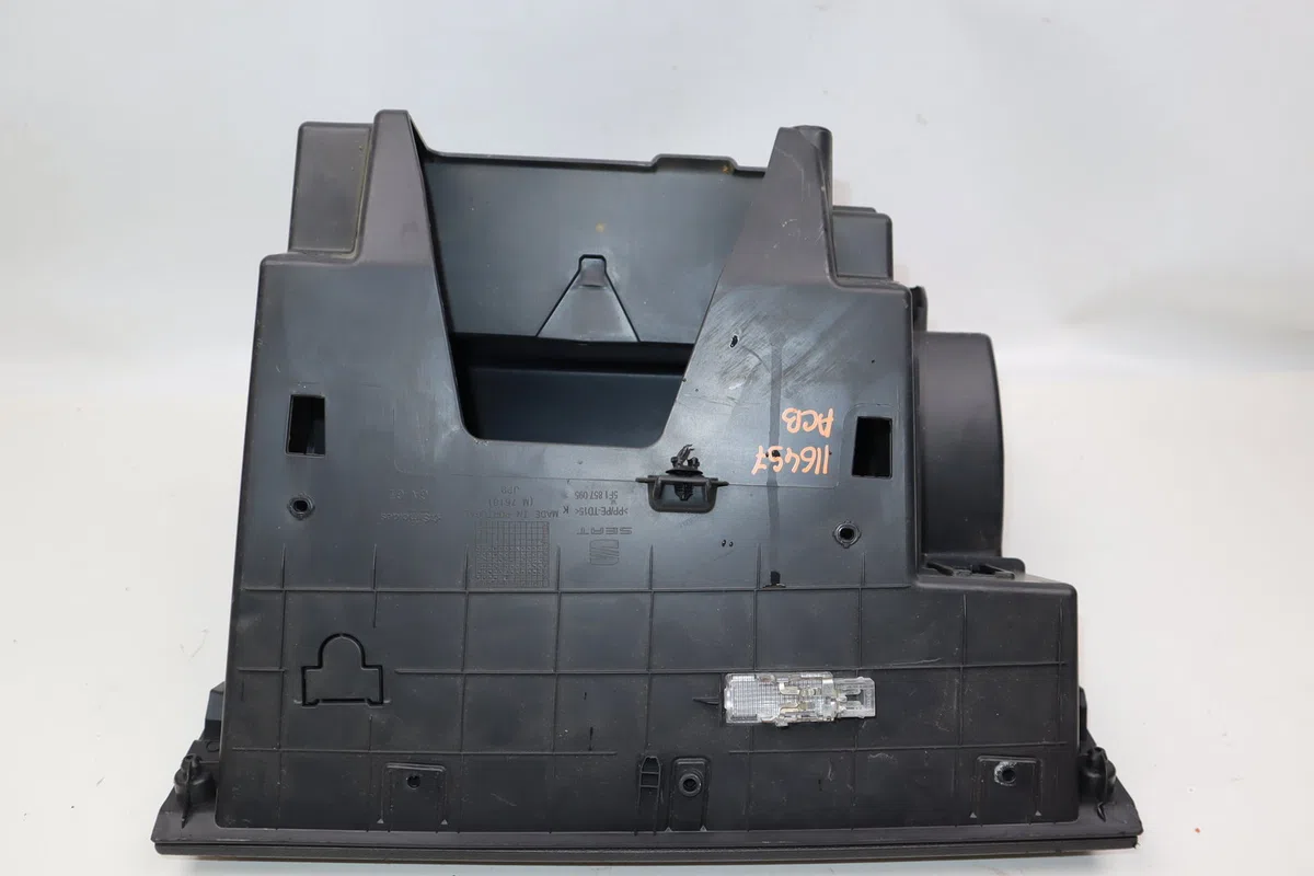 Boite à gants Seat LEON (5F1) 2.0 tdi (2012-2020) 5 portes occasion