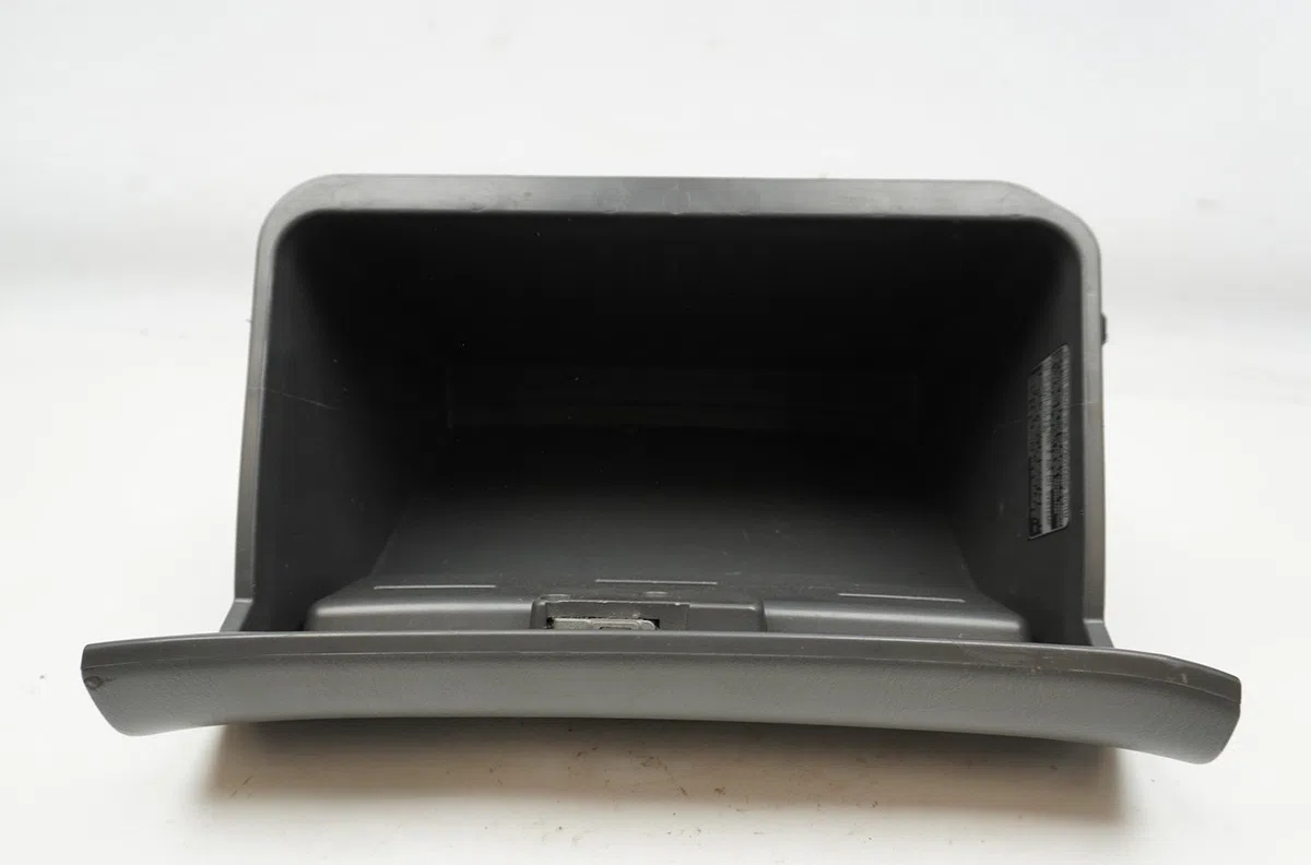 Boite à gants Toyota PREVIA II (_R3_) 2.0 d-4d (clr30_) (2001-2006) occasion
