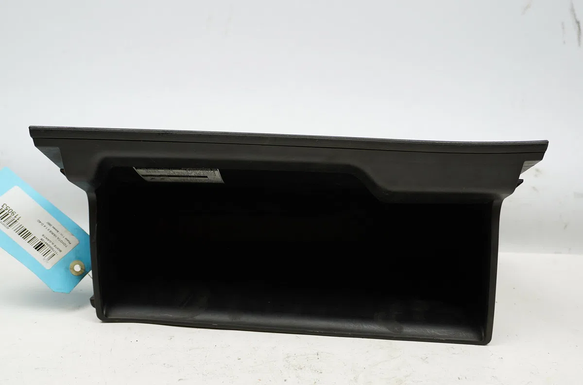 Boite à gants Toyota YARIS (_P9_) 1.4 d-4d (nlp90_) (2005-2012) occasion