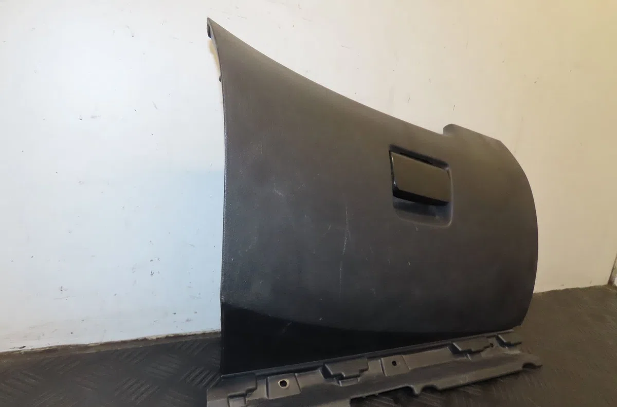 Boite à gants VOLKSWAGEN GOLF III  1.8i 90ch occasion