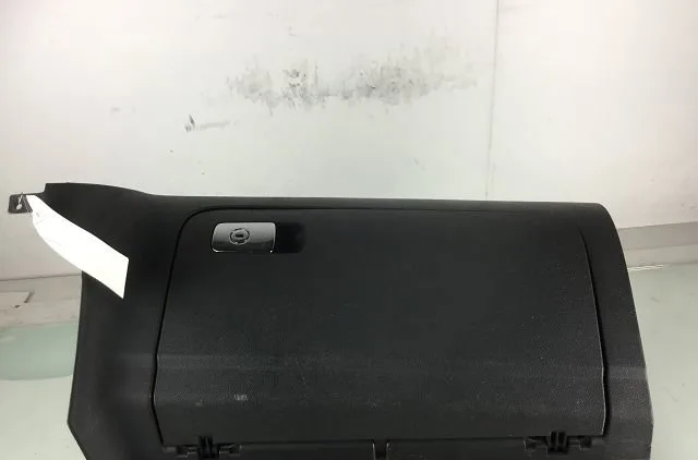Boite à gants Volkswagen GOLF V (1K1) 1.9 tdi (2003-2008) 5 portes occasion