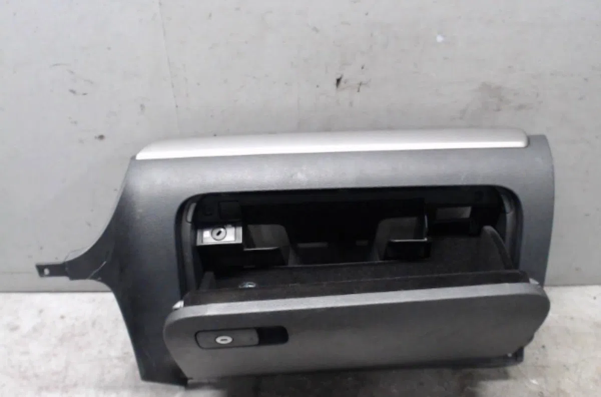 Boite à gants Volkswagen GOLF VI (5K1) 1.4 (2008-2012) 5 portes occasion
