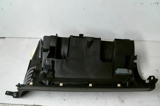 Boite à gants Volkswagen GOLF VI (5K1) 1.6 tdi (2009-2012) 5 portes occasion