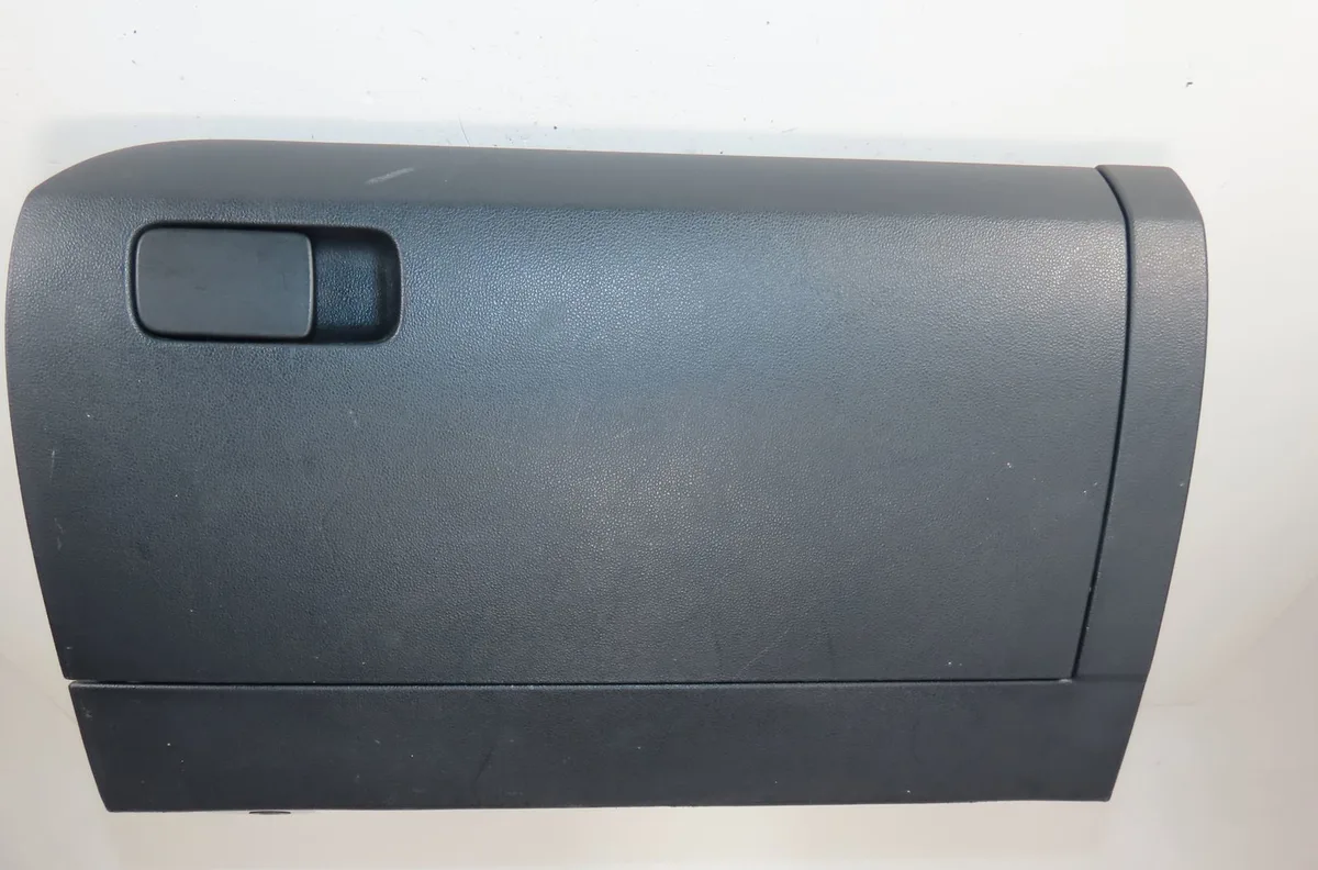 Boite à gants Volkswagen POLO V (6R1, 6C1) 1.0 (2014) occasion