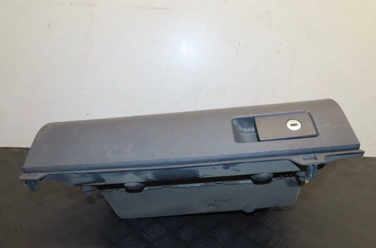 Boite à gants Volkswagen TOURAN (1T3) 2.0 tdi (2010-2015) 5 portes occasion