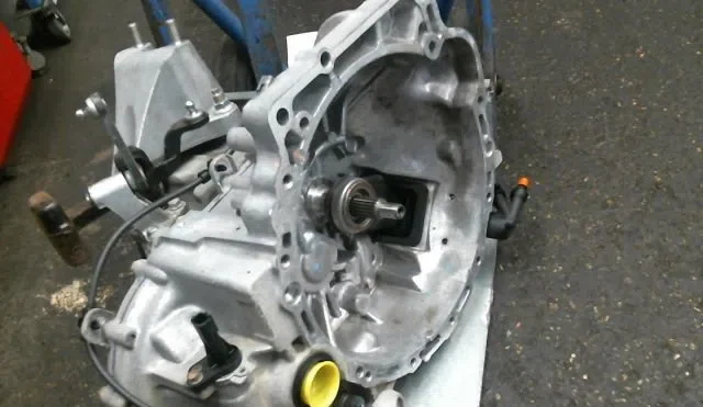 Boîte de vitesses manuelle MAZDA 2 occasion — photo 2