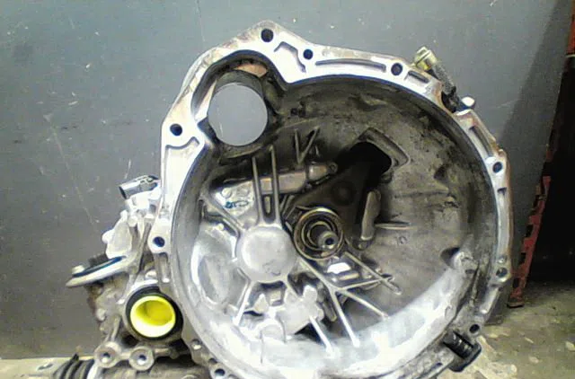 Boîte de vitesses manuelle NISSAN ALMERA occasion — photo 3