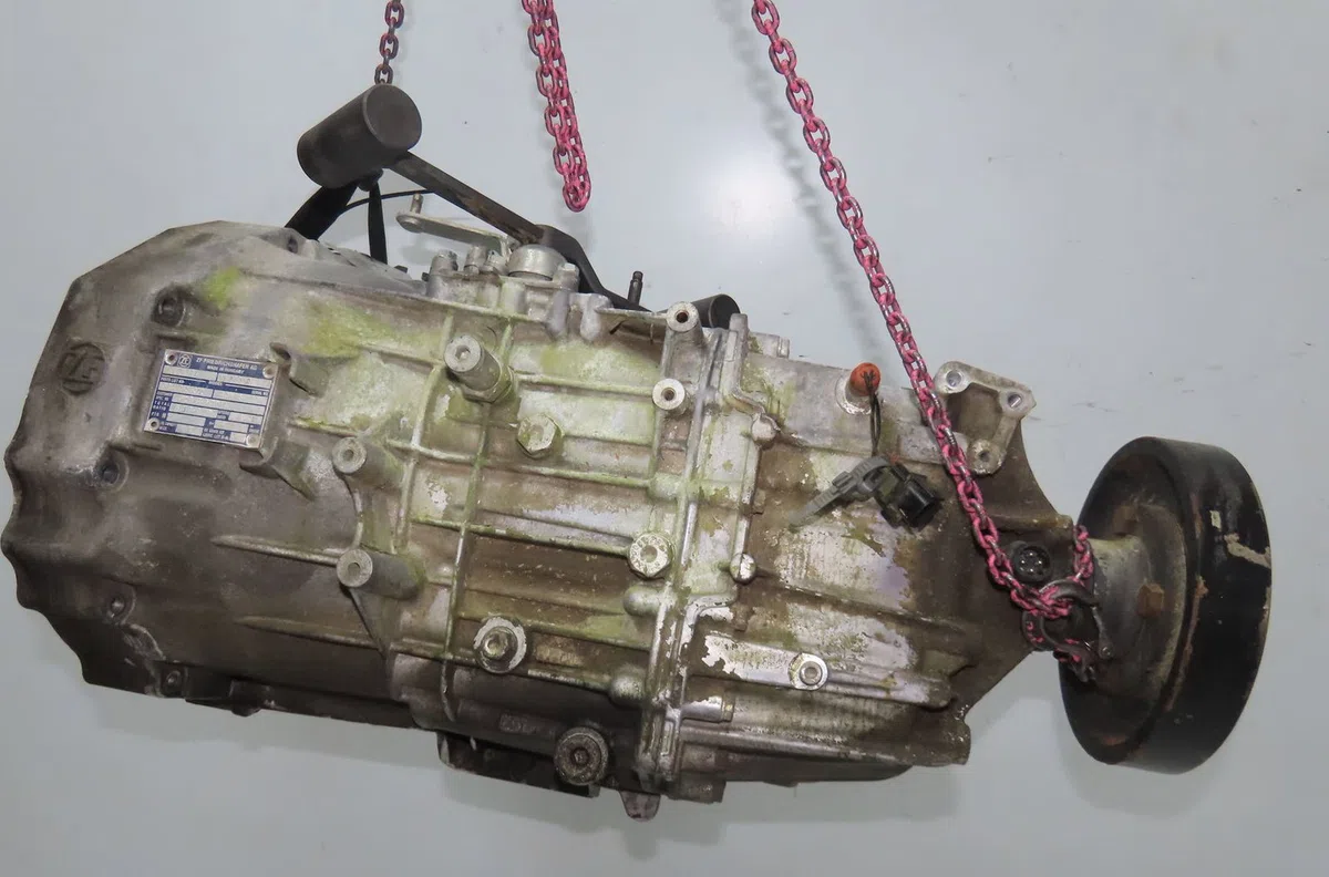 Boîte de vitesses manuelle Nissan CABSTAR (F24M, F24W) 35.13 dci, 45.13 dci 2.5 (f24m) (2006-2012) occasion