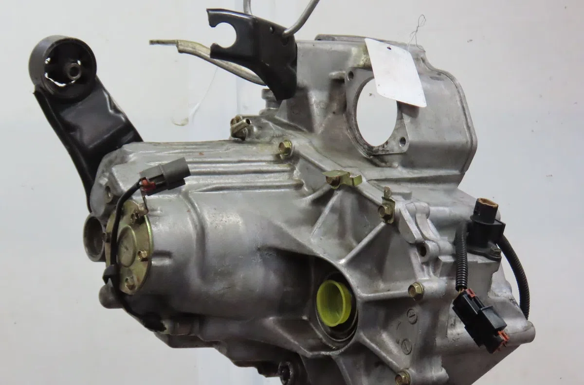 Boîte de vitesses manuelle NISSAN MICRA occasion — photo 2