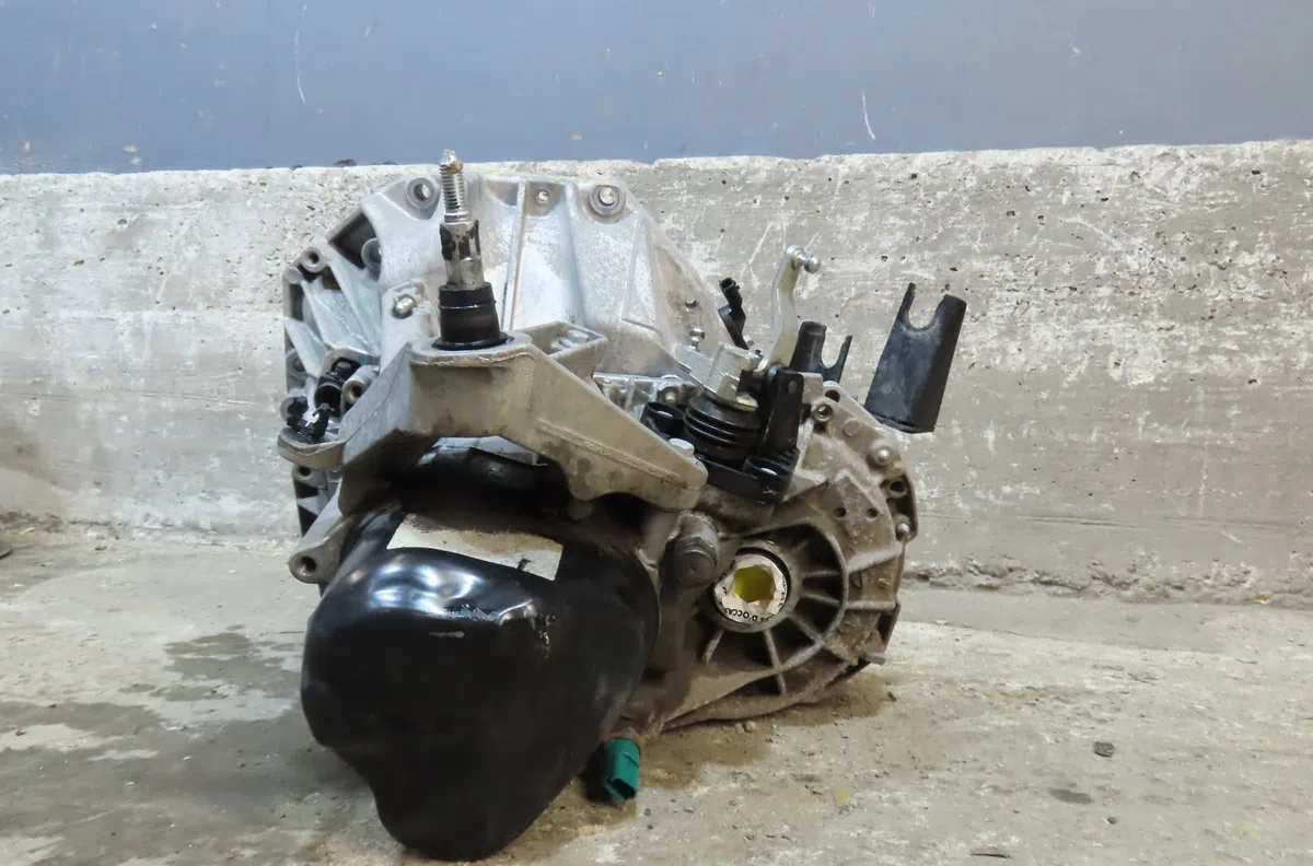 Boîte de vitesses manuelle NISSAN MICRA occasion — photo 4