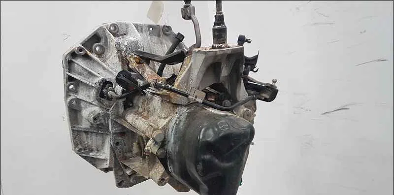 Boîte de vitesses manuelle NISSAN MICRA V occasion — photo 2