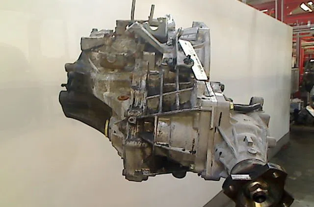 Boîte de vitesses manuelle Nissan QASHQAI / QASHQAI +2 I (J10, NJ10, JJ10E) 2.0 dci traction intégrale (2007-2013) 5 portes occasion — photo 2