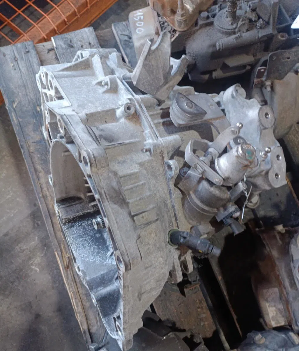 Boîte de vitesses manuelle Opel ASTRA J GTC 2.0 (08) (2012) occasion — photo 2